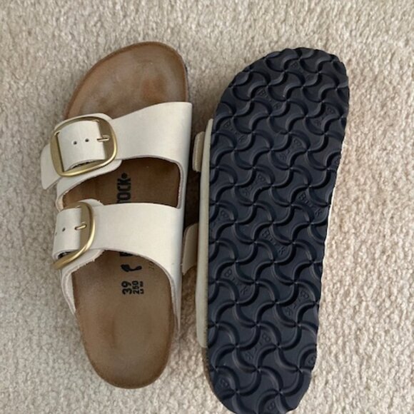 Birkenstock Arizona Big Buckle Sandals Size 39/8.5. Cream w/goldtone buckle - Picture 3 of 3